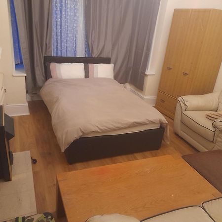לונדון Big Room With Free Parking מראה חיצוני תמונה
